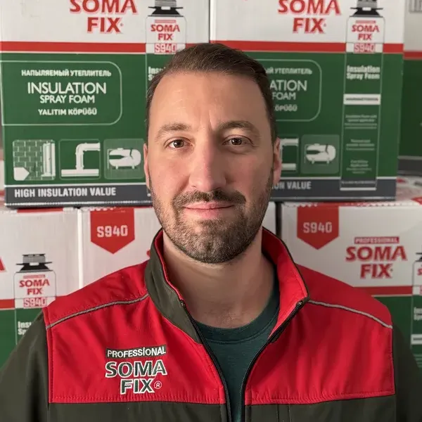 <br />
Kovács Gábor<br />
‭ügyvezető<br />
